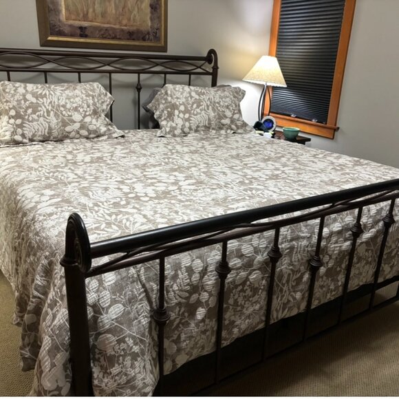 CALIFORNIA KING - Duvet Set with 2 Shams and Pillow - 100% Cotton - VGUC - Picture 2 of 9